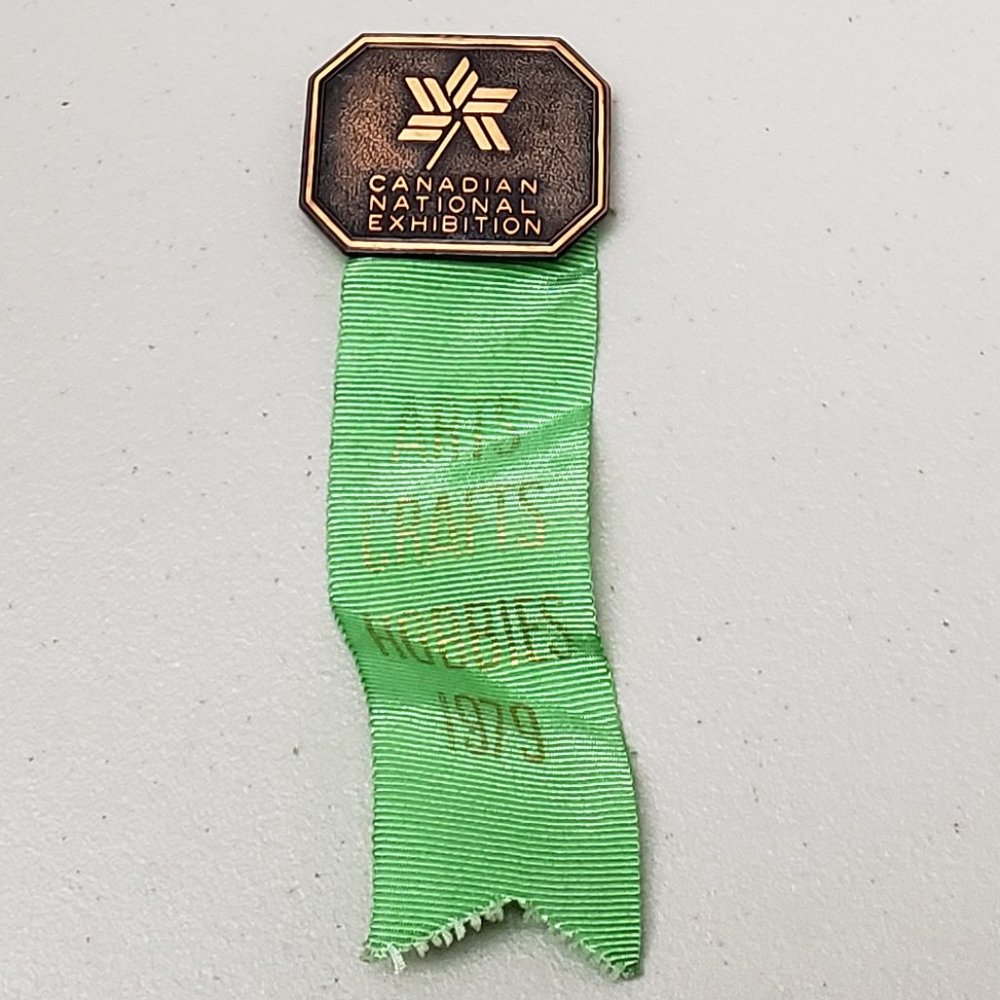 CNE Toronto Medal Pin 1979 Arts Crafts Hobbies